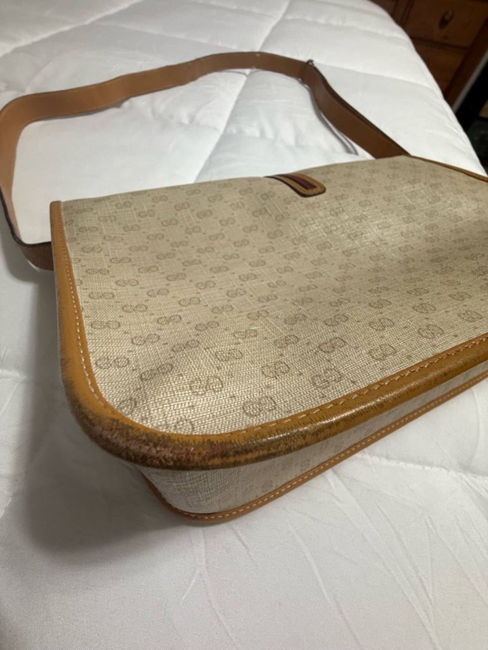 Gucci Beige Canvas Crossbody with Tan Leather and Green-Red Stripe - Picture 4 of 9